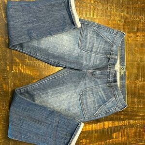 Old navy Diva cuffed Jeans distressed wash size 8 excellent condition
